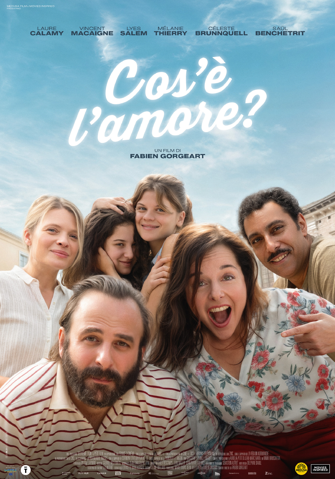 Locandina ufficiale del film Cos’è l’amore di Fabien Gorgeart con il cast principale riunito in primo piano